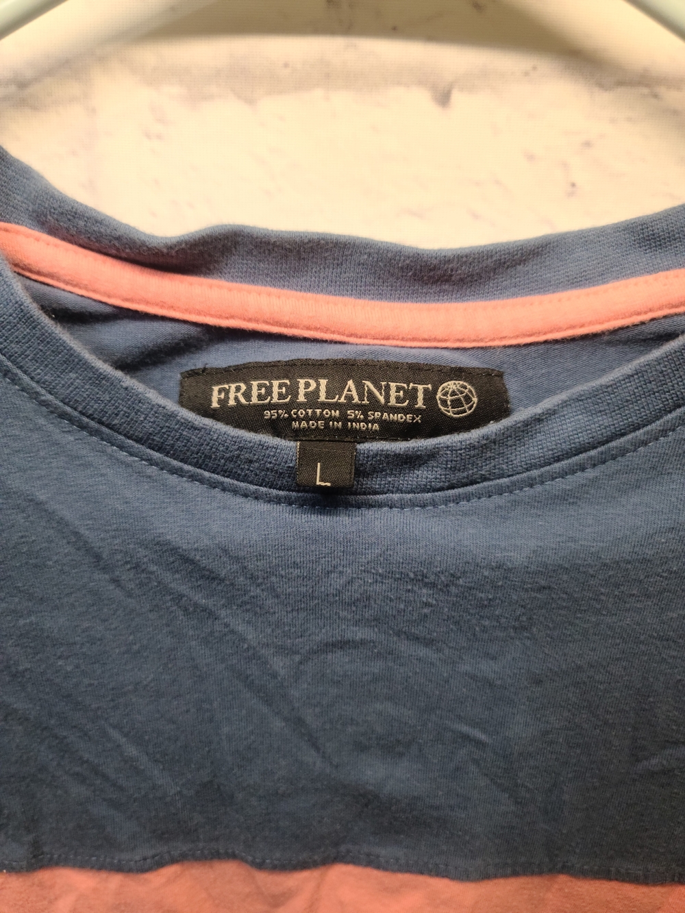 🌻🌻Free Planet Colorblock Tee- Bundle And Save! - Picture 3 of 3